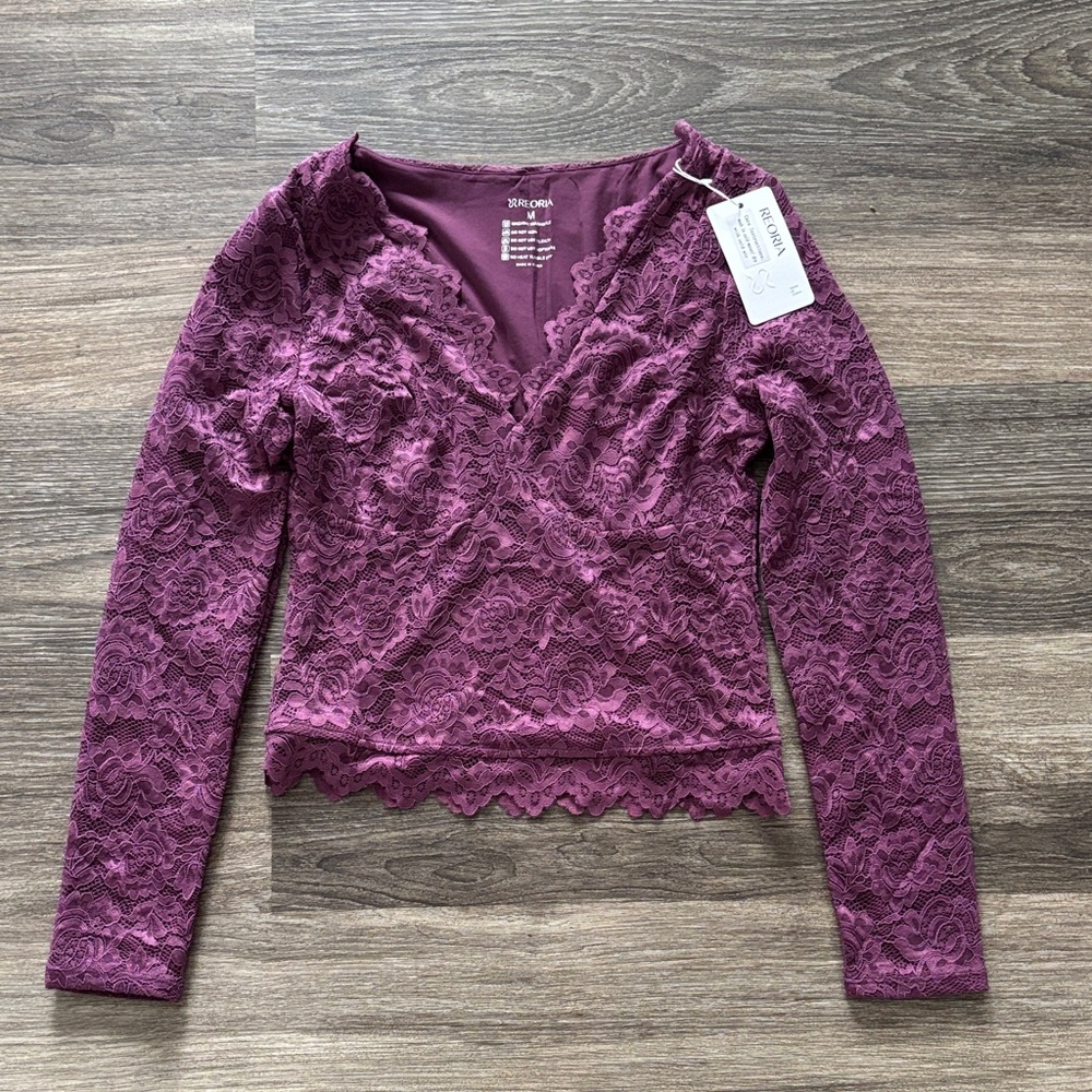 ReoRia Plum Lace V-Neck Long Sleeve Top